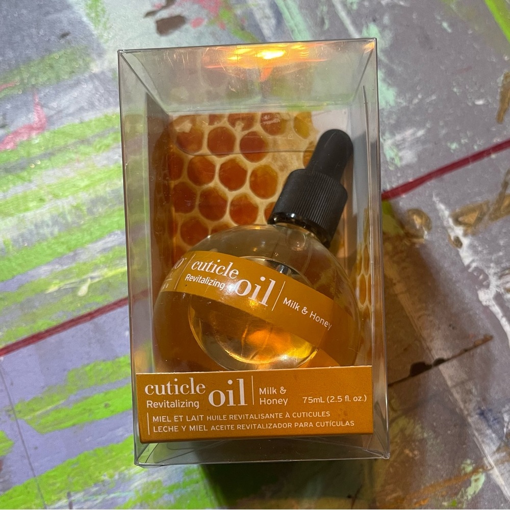 Cuccio Naturals Milk & Honey Manicure Cuticle Revitalizing Oil 75ml